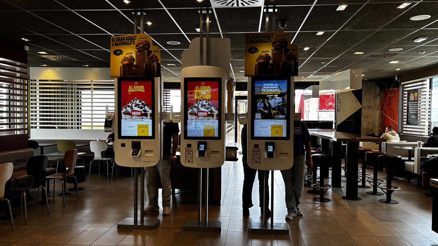 Pantallas de menú del McDonald’s abierto 24h en Esplugues